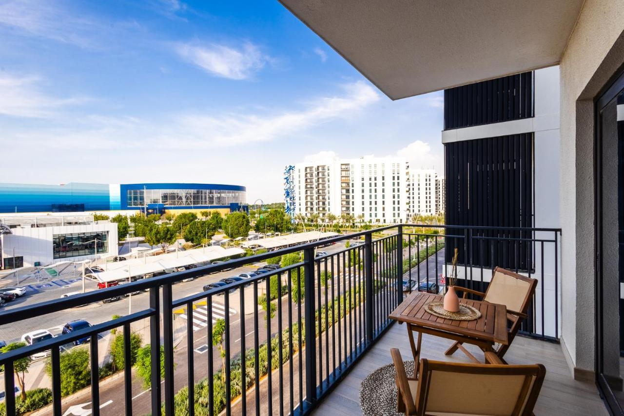Apartamento Voyage'S Stylish 1Br At Waters Edge Abu Dabi Exterior foto
