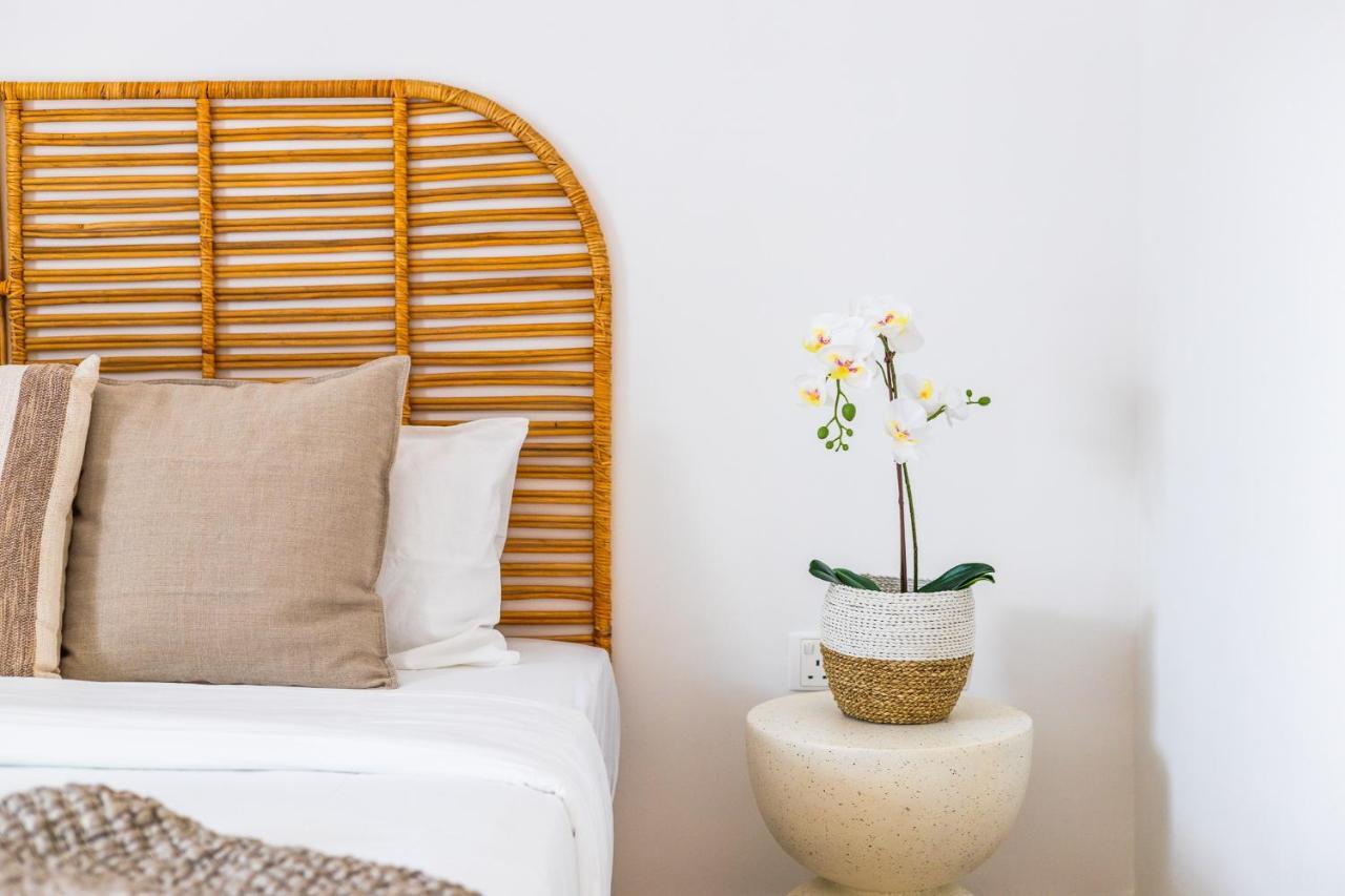 Apartamento Voyage'S Stylish 1Br At Waters Edge Abu Dabi Exterior foto