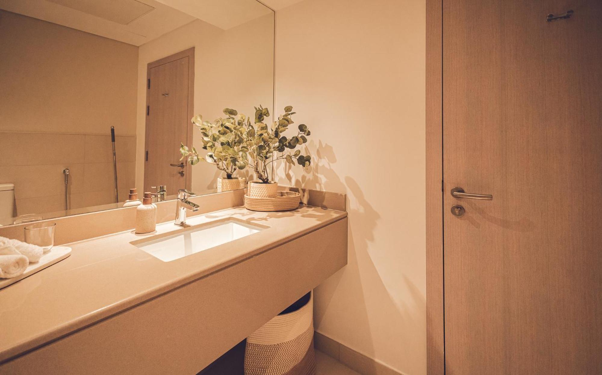Apartamento Voyage'S Stylish 1Br At Waters Edge Abu Dabi Exterior foto